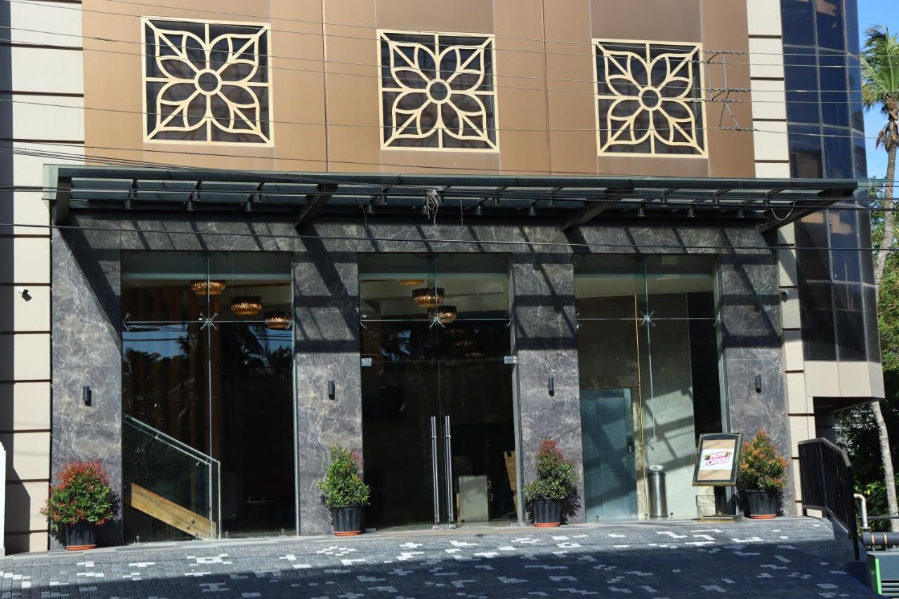 Capital Park Residency Hotel Thiruvananthapuram Exterior photo